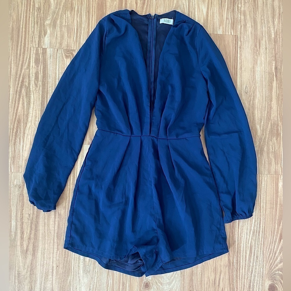Tobi Plunging Neck Long Sleeve Romper Blue